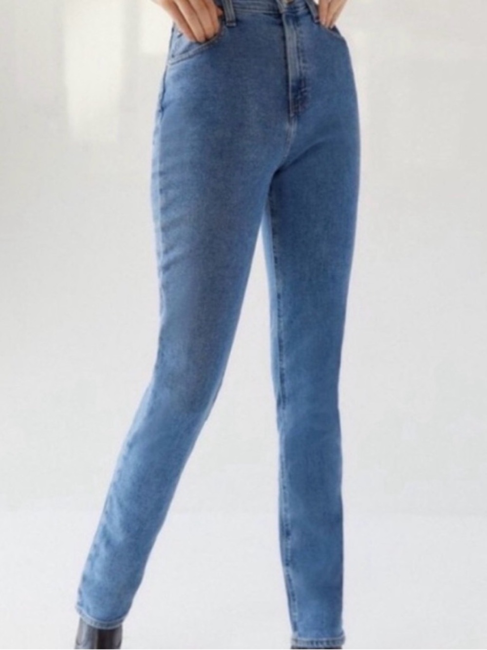 BDG Women's Girlfriend High-Rise Blue Jeans SZ 27